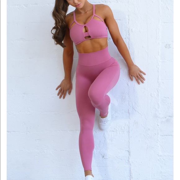 SOLD!   Bombshell leggings - Picture 3 of 5